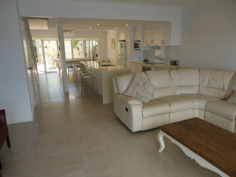 Noosa Entrance Waterfront Resort - Lismore Accommodation 2