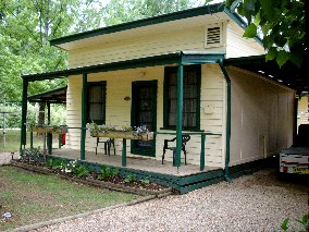 Pioneer Garden Cottages - Lismore Accommodation 0