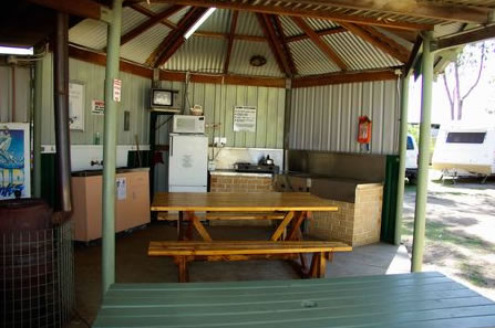 Albany Happy Days Caravan Park - Lismore Accommodation 1
