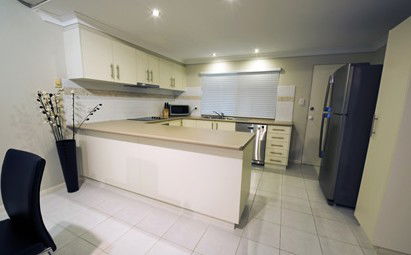 Costa Royale Beachfront Apartments - Lismore Accommodation 3