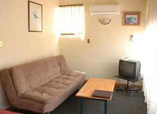 Eastern Town House - Lismore Accommodation 1