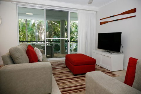 Emerald Noosa Resort - Lismore Accommodation 4