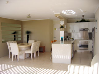 Beachfront Towers - Lismore Accommodation 9