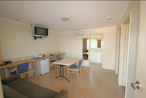 Chinchilla Palms Motor Inn - Lismore Accommodation 3