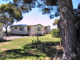 Millicent Hillview Caravan Park - Lismore Accommodation 0