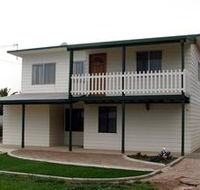 Louth Bay Holiday Apartment - Lismore Accommodation