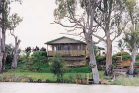 Mundic Grove Cottage - Lismore Accommodation 0