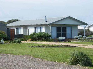 Coorong Waterfront Retreat - Lismore Accommodation 1