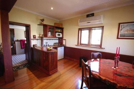 Toora Views - Lismore Accommodation 2
