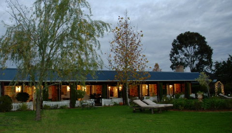 Paringa House B&B Stone Cottages - Lismore Accommodation 2
