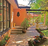 Adelaide Hills Retreats - Villa Lemoni - Lismore Accommodation