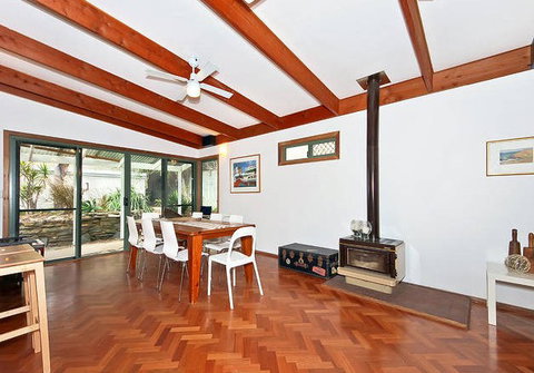 Sea Sand And Scrub Holiday House - Lismore Accommodation 5