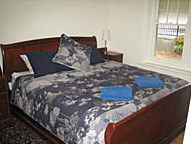 Naracoorte Cottages - MacDonnell House - Lismore Accommodation 1