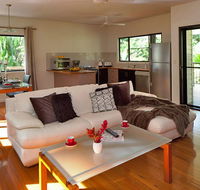 Misty Mountains Tropical Rainforest Romantic Retreat - Lismore Accommodation