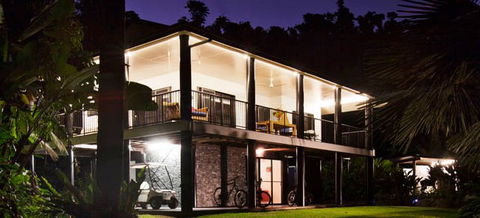 Misty Mountains Tropical Rainforest Romantic Retreat - Lismore Accommodation 9