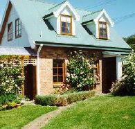 Conmel Cottage - Lismore Accommodation