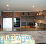 Three Hut Point Waterfront Accommodation - Lismore Accommodation