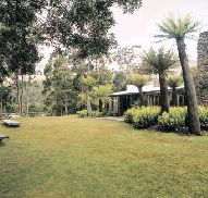Tullah Lakeside Lodge - Lismore Accommodation