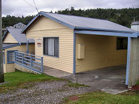George's Cottage - Lismore Accommodation 0