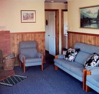 Lake Yalleena Holiday Cabins - Lismore Accommodation