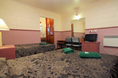 Queenstown Motor Lodge - Lismore Accommodation 3