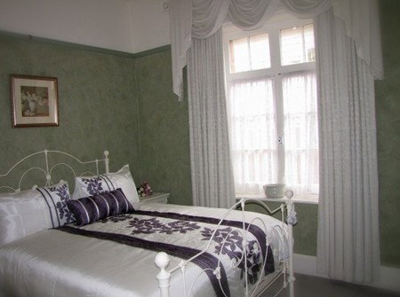 Crescentfield Cottage - Lismore Accommodation 5