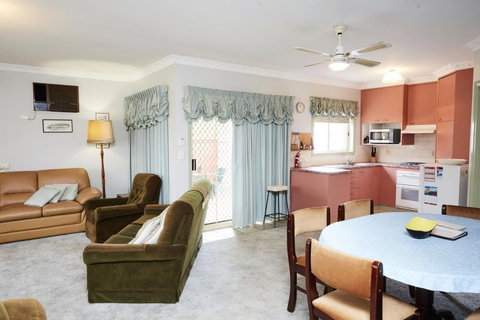 Bristol House Accommodation - Lismore Accommodation 4