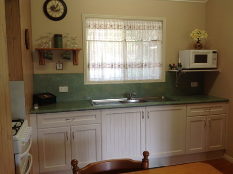 Maleny Country Cottages - Lismore Accommodation 2