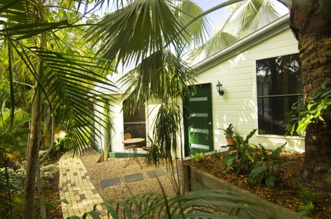Glasshouse Mountains Ecolodge - Lismore Accommodation 5