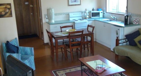 Avoca Cottages - Lismore Accommodation 2