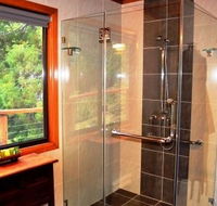 A Waterfall Hideout-Rainforest Cabin for Couples - Lismore Accommodation