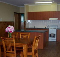 Riverland Holiday Cottage - Lismore Accommodation