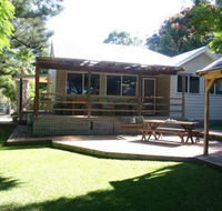 Pine Cottage - Lismore Accommodation