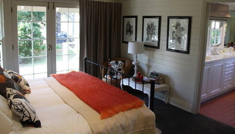Book Barn Cottage - Lismore Accommodation 2