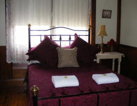 Gundagai Historic Cottages Bed And Breakfast - Lismore Accommodation 1