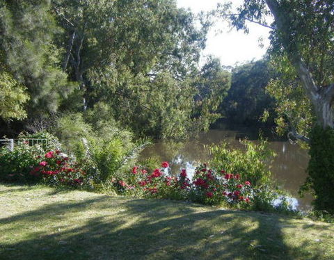 Bidgee Bankside Cottage - Lismore Accommodation 0