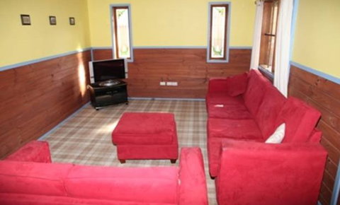 Carinya Cottage Holiday House In Gerringong - Near Kiama - Lismore Accommodation 3