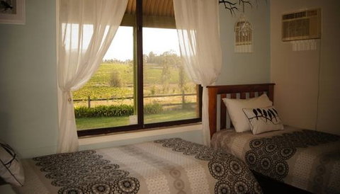 Blackthorn Hill Retreat - Lismore Accommodation 1