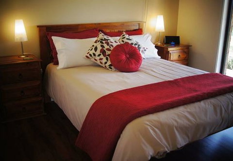 Blackthorn Hill Retreat - Lismore Accommodation 2