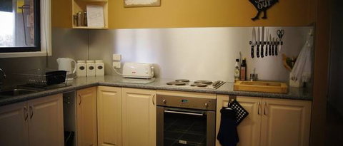 Blackthorn Hill Retreat - Lismore Accommodation 4