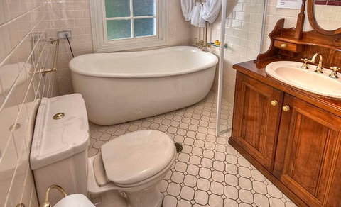 Bridal Falls Cottage - Lismore Accommodation 0