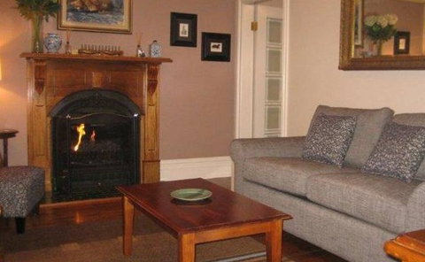 Bridal Falls Cottage - Lismore Accommodation 4