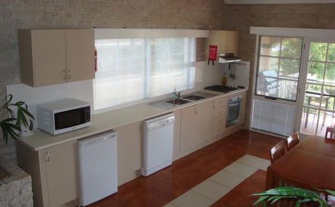 Caroline Bay Getaway - Lismore Accommodation 0