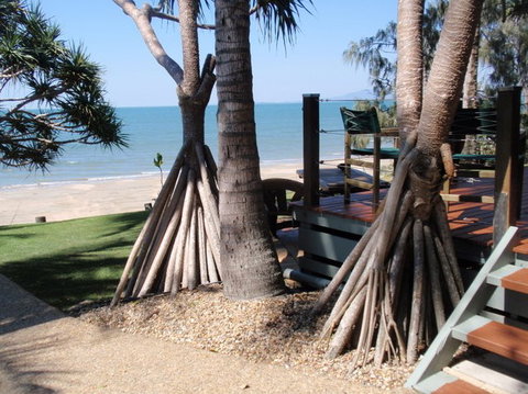 Beachfront Zilzie Holiday Home And Cottage - Lismore Accommodation 4