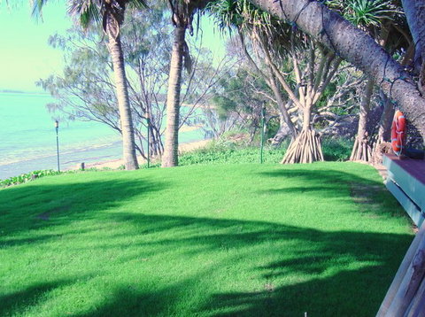 Beachfront Zilzie Holiday Home And Cottage - Lismore Accommodation 5