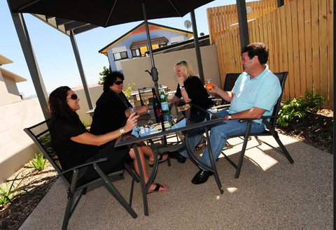 Gladstone Heights Executive Apartments - Lismore Accommodation 0