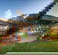 James Farmhouse and Rose Cottage - Lismore Accommodation