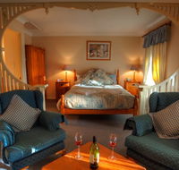 Honeysuckle Cottages and The Rocks Restaurant - Lismore Accommodation