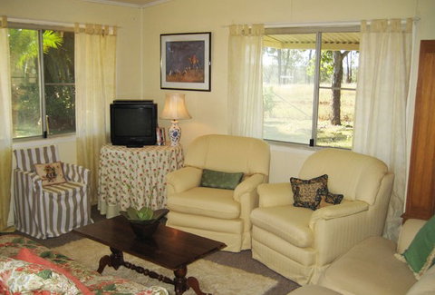 Flag Springs Bush Retreat - Lismore Accommodation 3