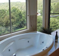 Ravensbourne Escape Kookaburra Kottage - Lismore Accommodation